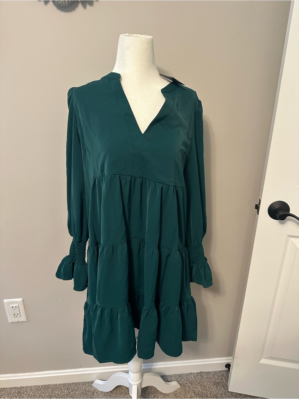 Women's Emerald Green Tiered V-Neck Dress